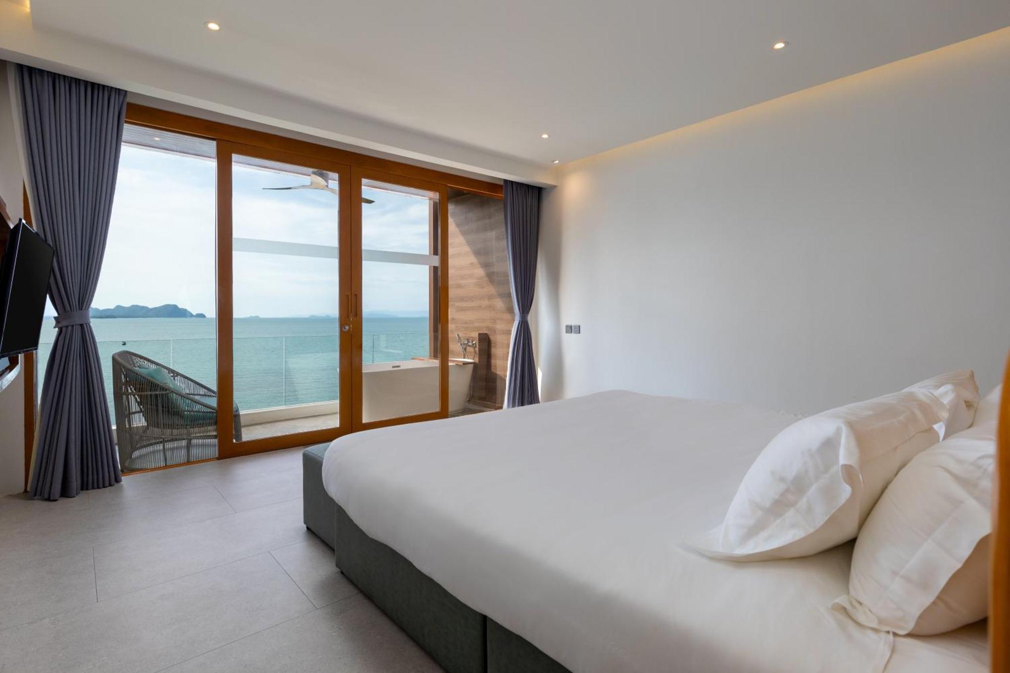 X-Sea Khanom Harbor Bay Resort Room photo